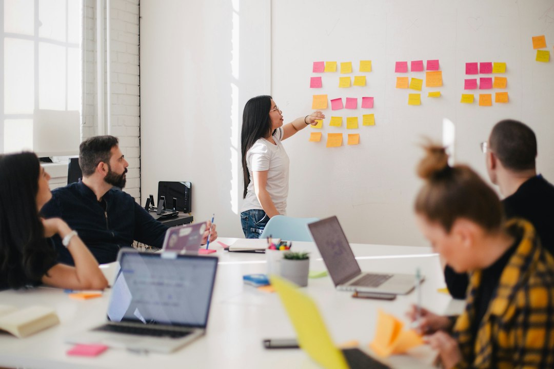Professionelle IT-Beratung für Unternehmen und Privatpersonen in Berlin – maßgeschneiderte Strategien zur Digitalisierung und Optimierung von Geschäftsprozessen
